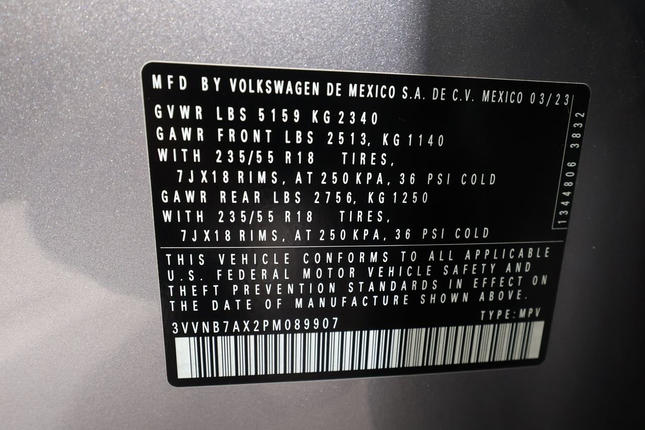 Used 2023 Volkswagen Tiguan SE w/ Panoramic Sunroof Package image 33