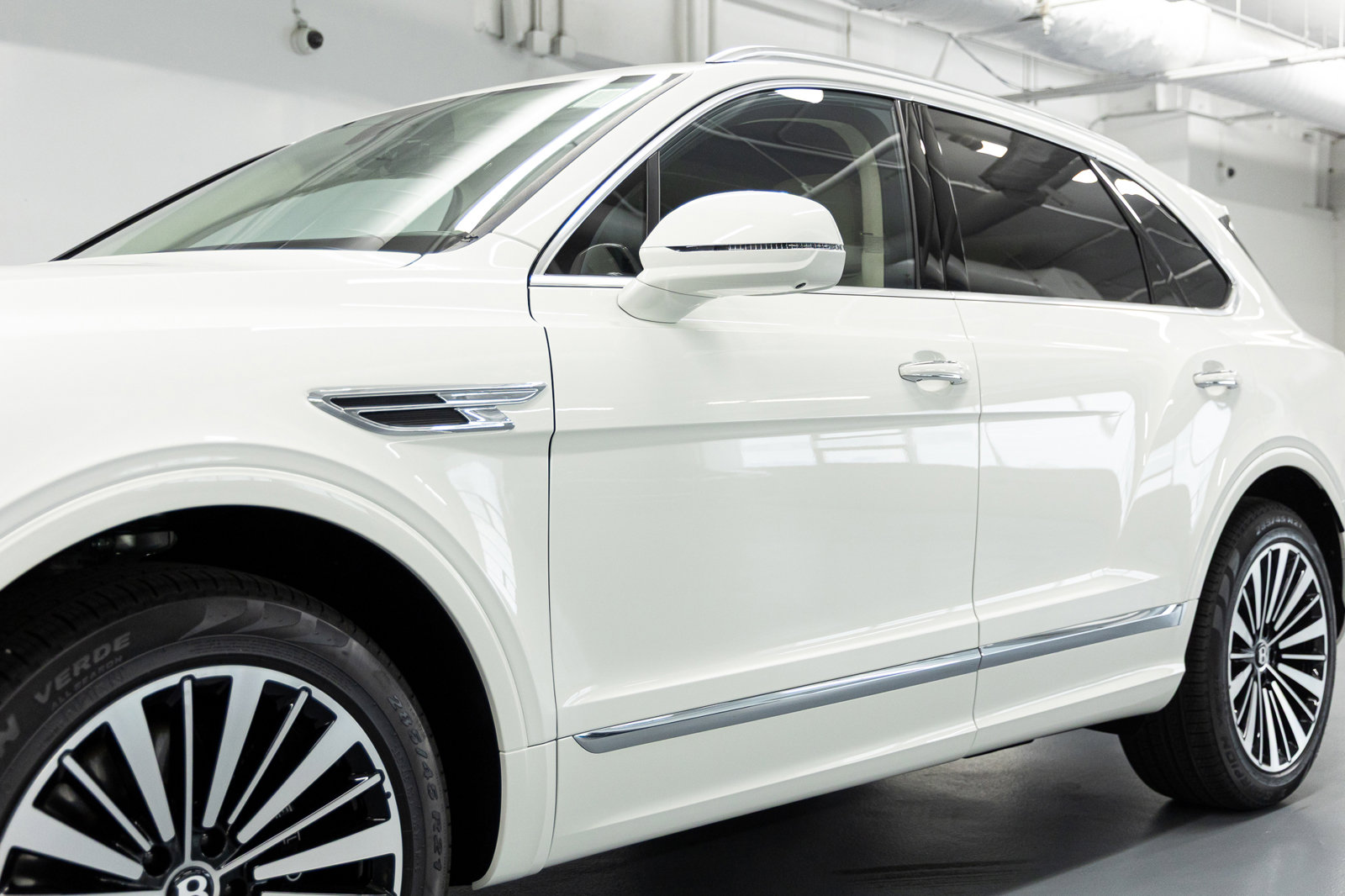 New 2026 Bentley Bentayga AWD/4WD image 12