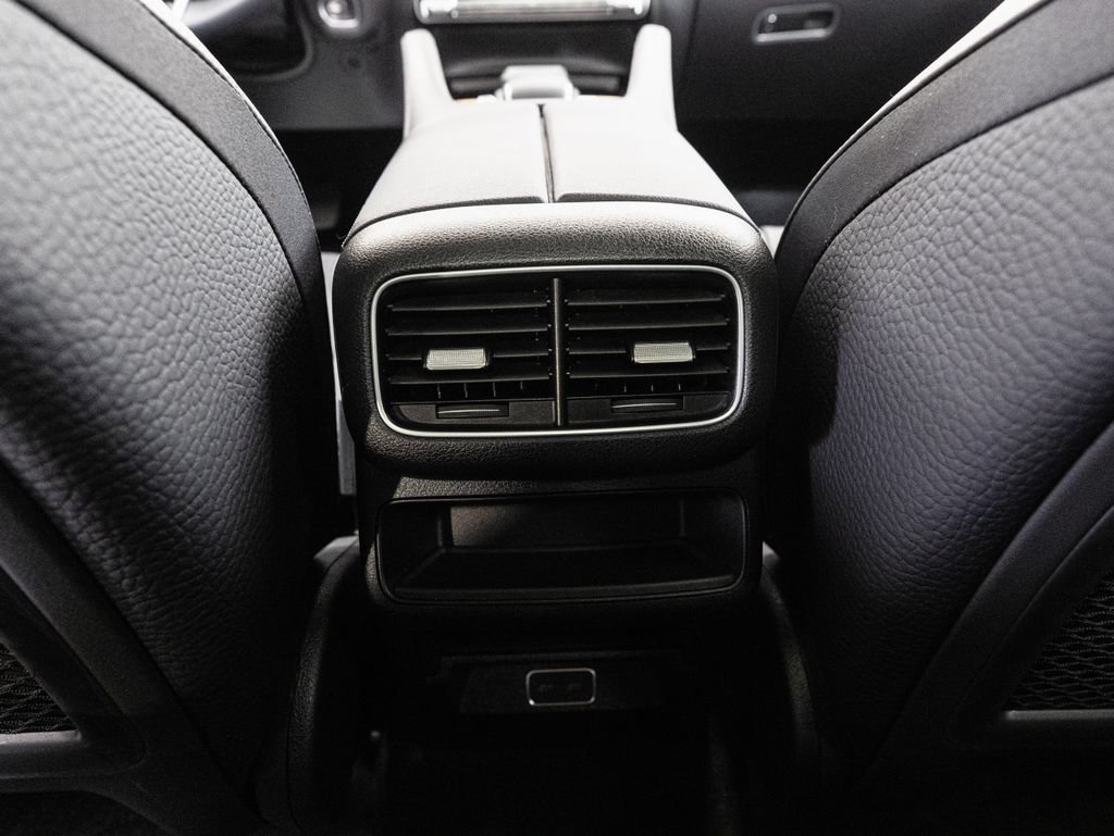 Used 2025 Mercedes-Benz GLE 450e 4MATIC image 29