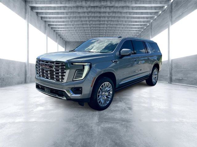 New 2025 GMC Yukon XL Denali w/ Sun & Power Step Package