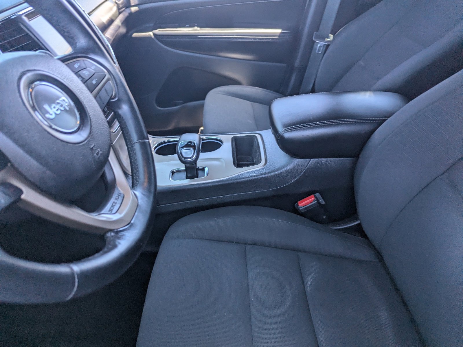 Used 2015 Jeep Grand Cherokee Laredo w/ Quick Order Package 23E RWD image 16
