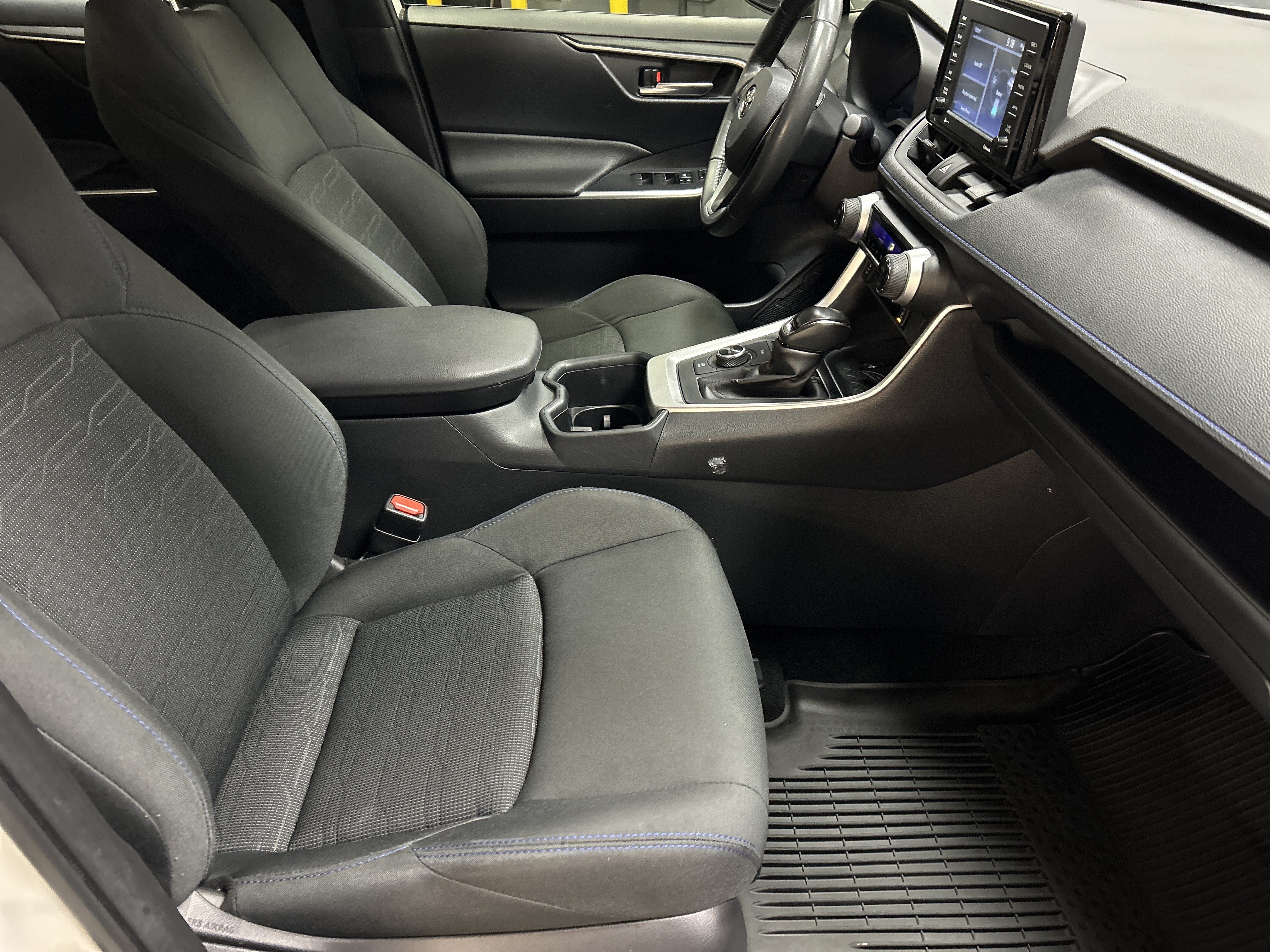 Used 2022 Toyota RAV4 SE AWD/4WD image 35