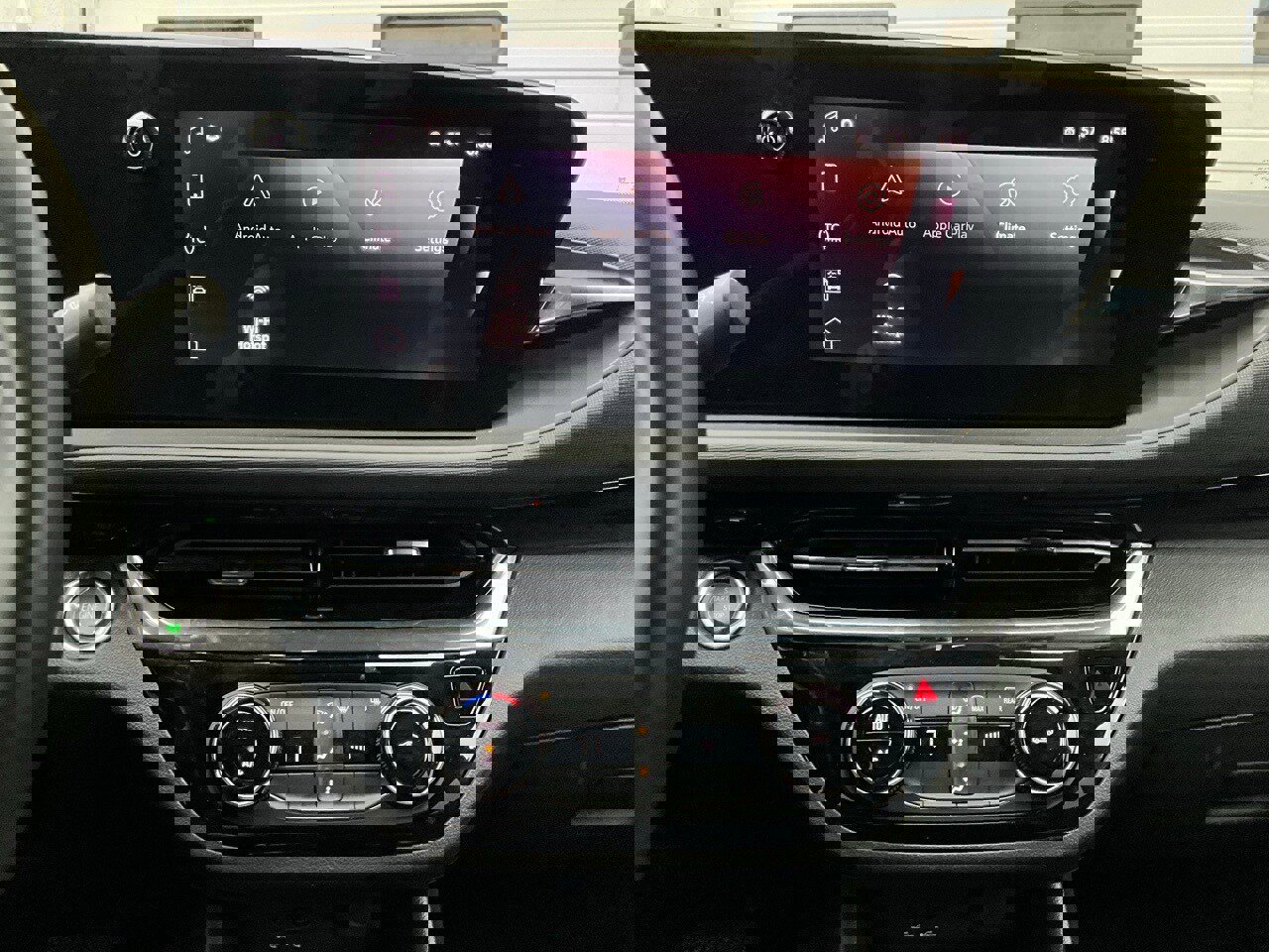 Used 2025 Buick Envista Sport Touring image 25