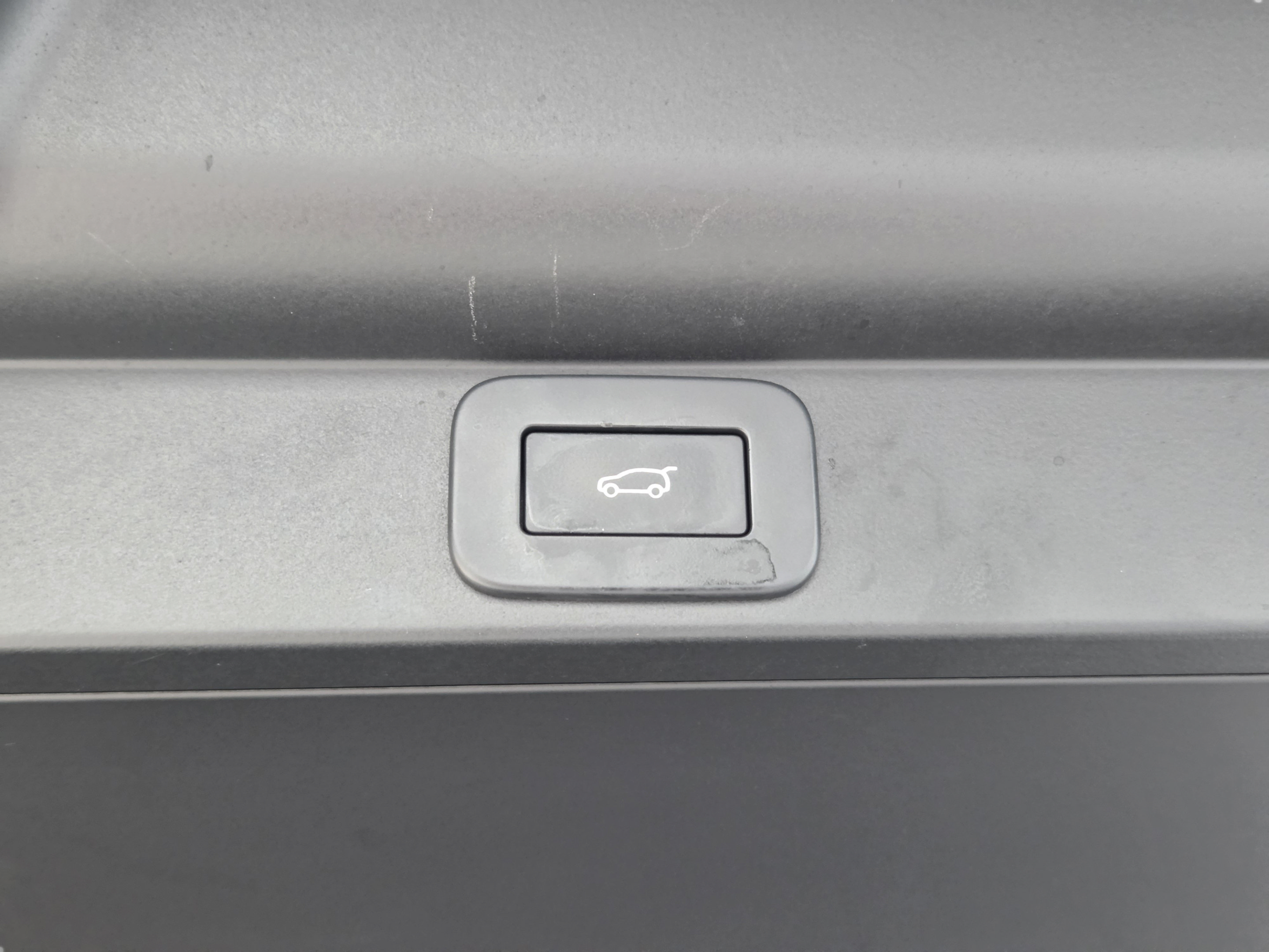 Certified 2025 Land Rover Range Rover SE AWD/4WD image 35