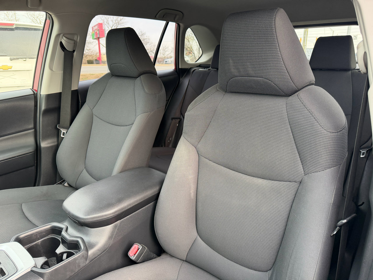Used 2019 Toyota RAV4 LE image 39