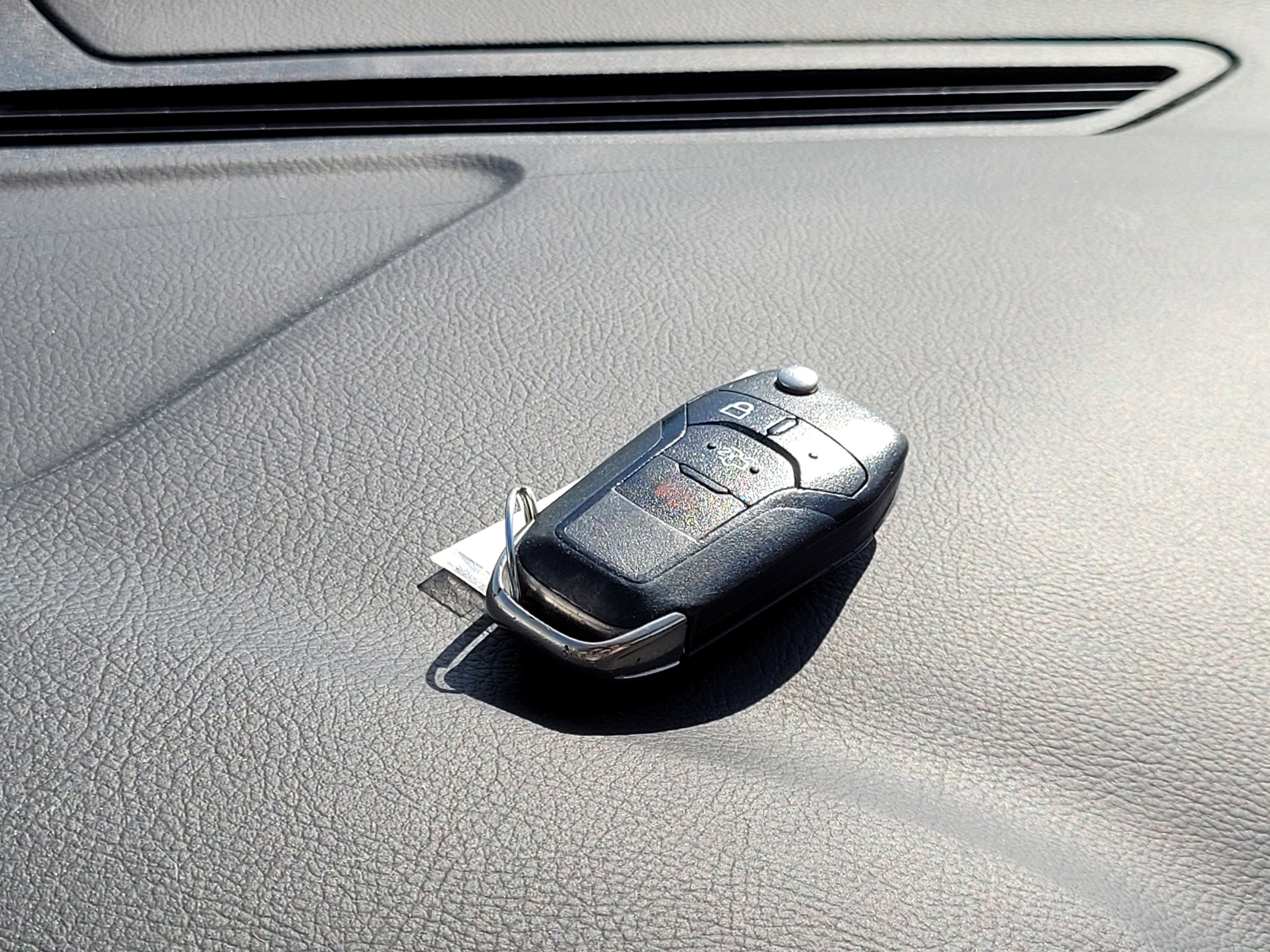 Used 2014 Ford Fusion SE FWD image 11