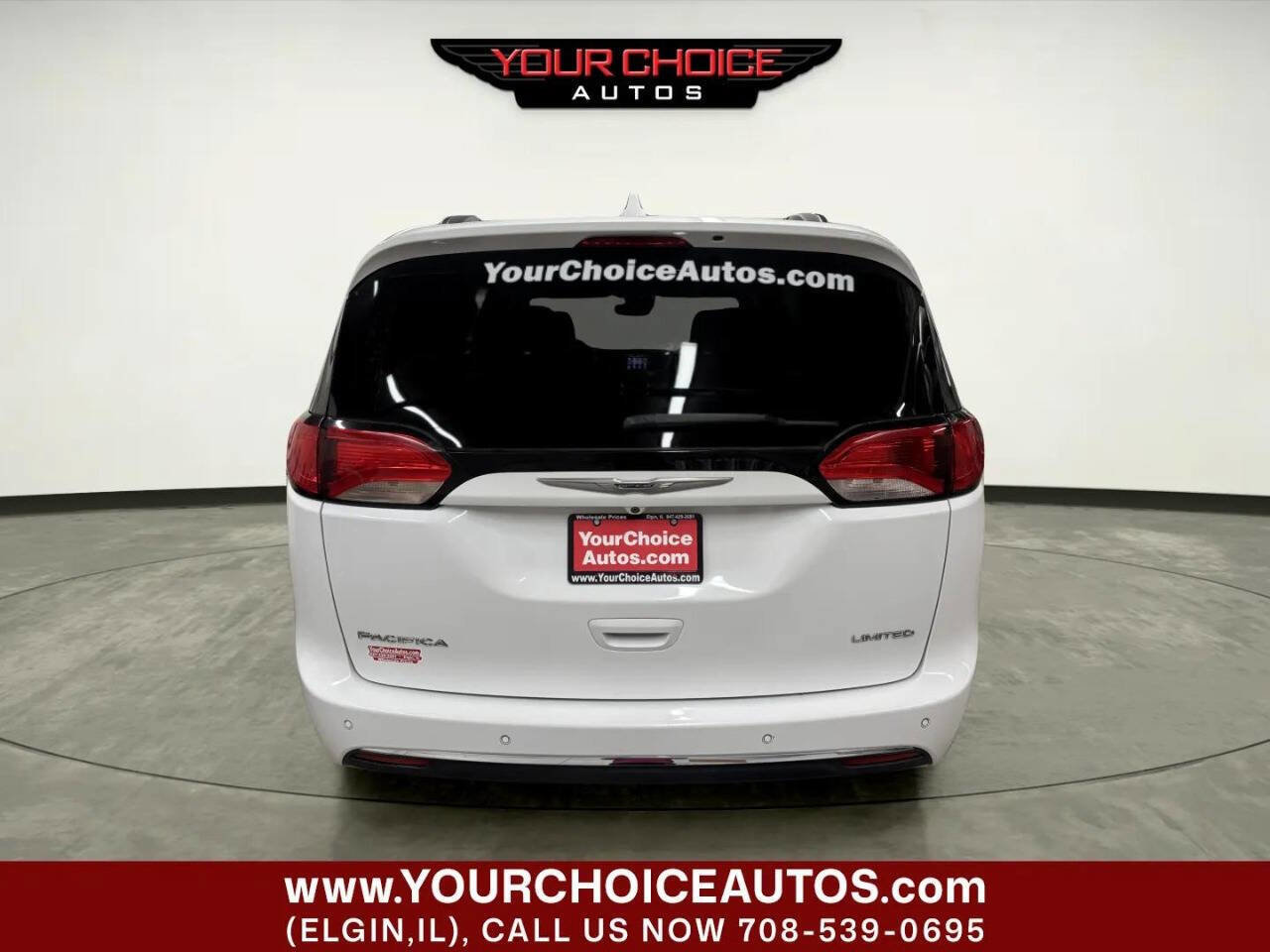 Used 2017 Chrysler Pacifica Limited FWD image 4