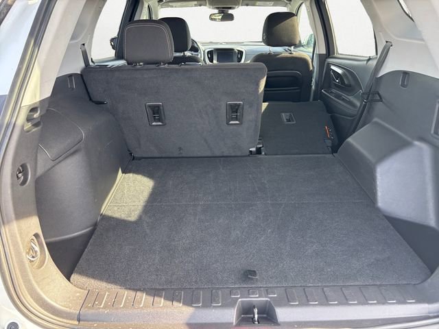 Used 2024 GMC Terrain SLE image 24