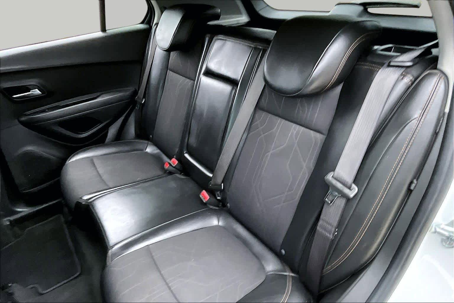 Used 2020 Chevrolet Trax LT w/ LT Convenience Package FWD image 21