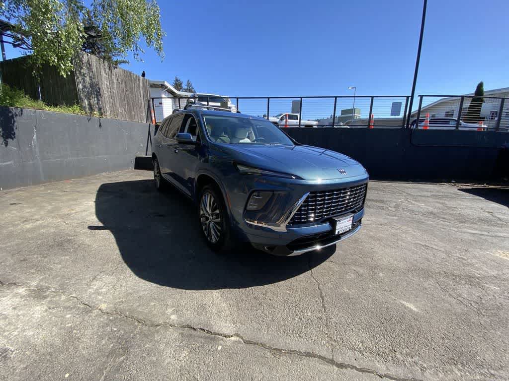 Used 2025 Buick Enclave Avenir w/ Super Cruise Package AWD/4WD image 8