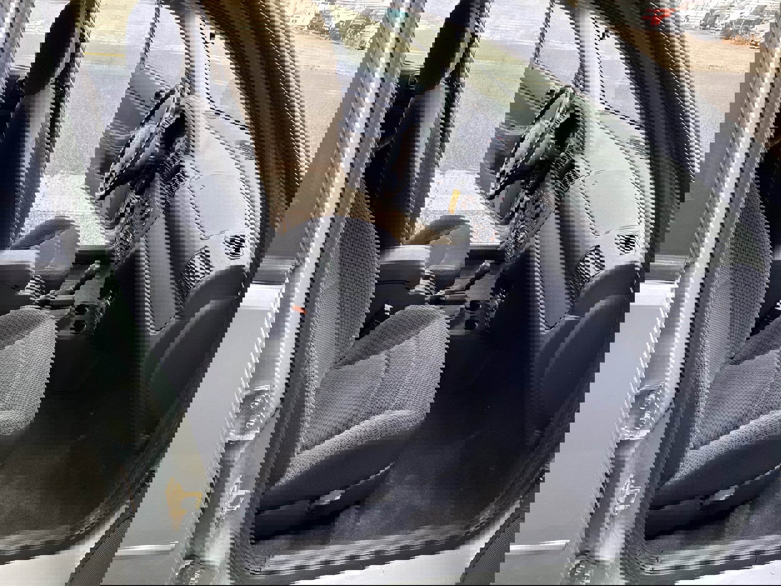 Used 2005 Dodge Stratus SXT image 5