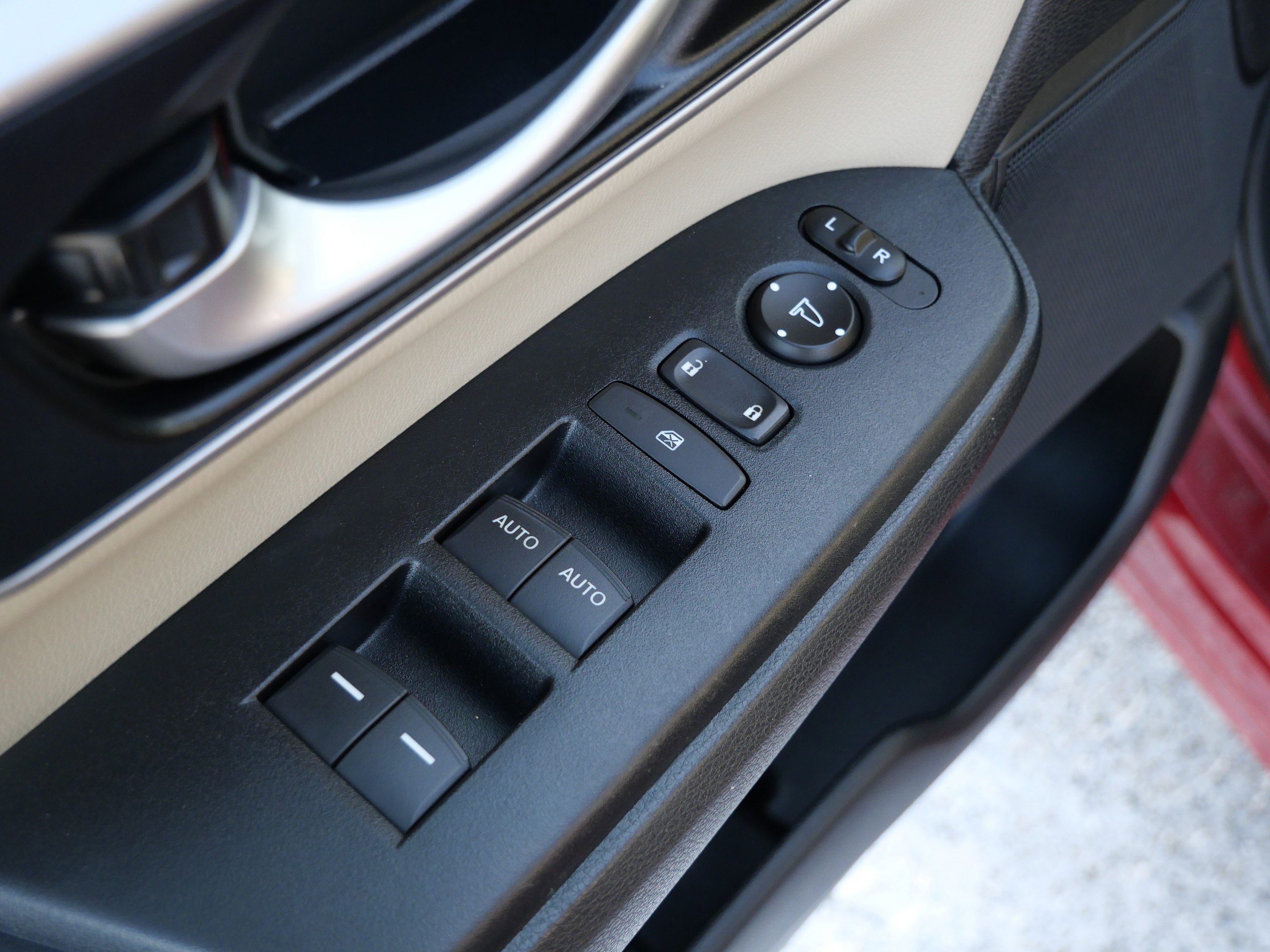 Used 2018 Honda CR-V Touring image 25