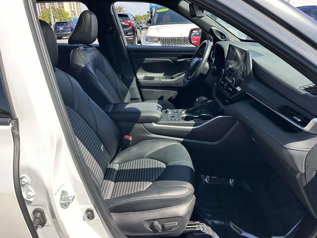 Used 2024 Toyota Highlander XSE AWD/4WD image 20