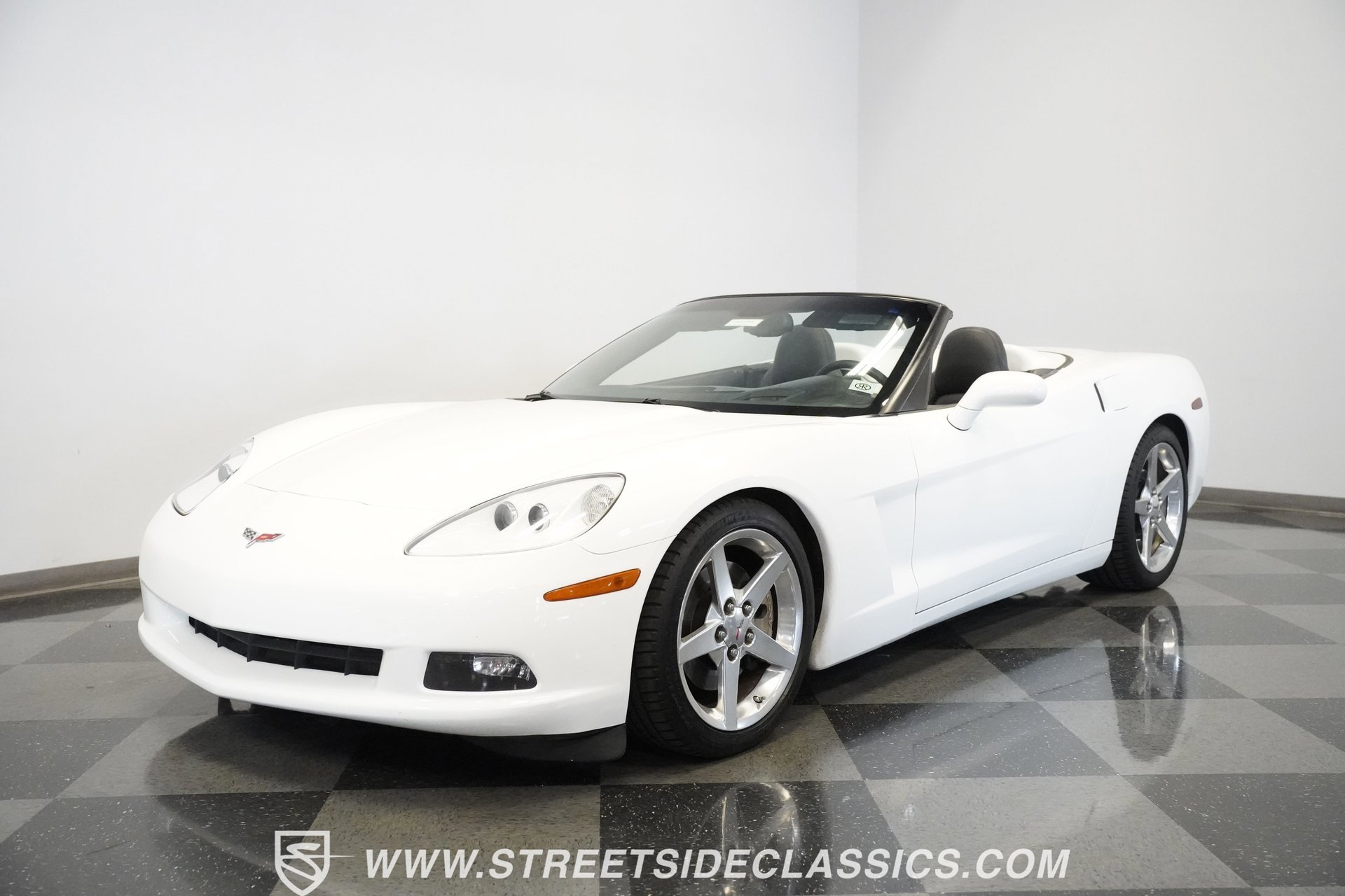 Used 2005 Chevrolet Corvette Convertible w/ Preferred Equipment Group image 19