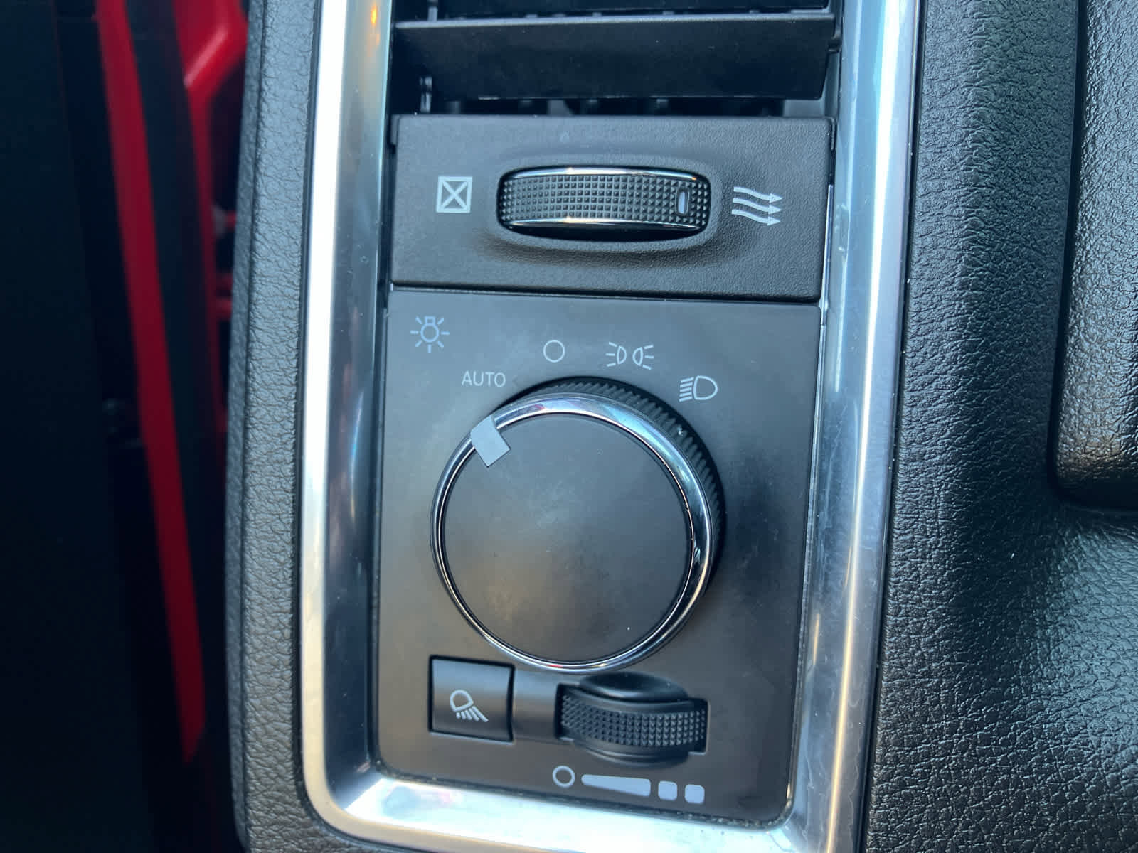 Used 2023 RAM 1500 Classic SLT w/ Trailer & Traction Group image 13