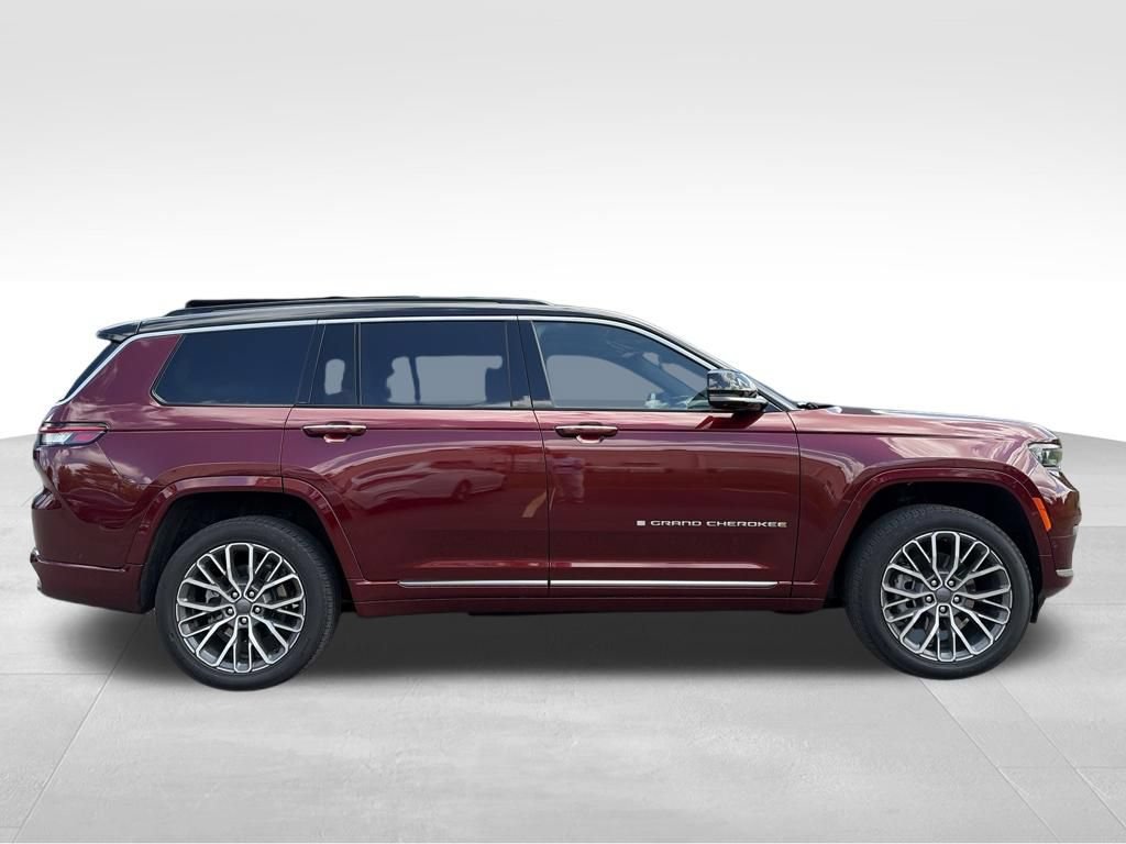 Used 2025 Jeep Grand Cherokee L Summit AWD/4WD image 2