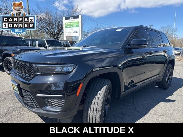 Used 2024 Jeep Grand Cherokee Altitude image 3