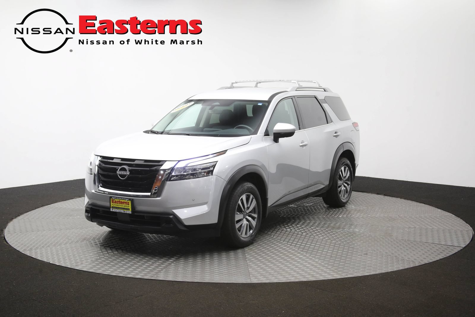 Used 2023 Nissan Pathfinder SL AWD/4WD image 56