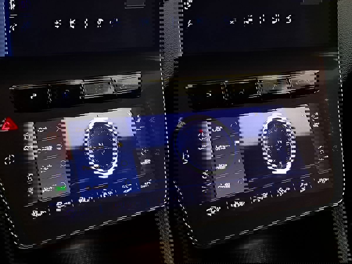 Used 2023 Maserati Grecale GT image 42