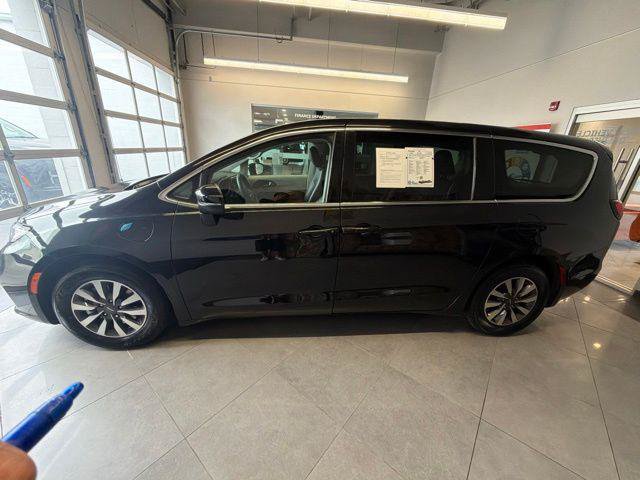 Certified 2023 Chrysler Pacifica Touring-L FWD image 27