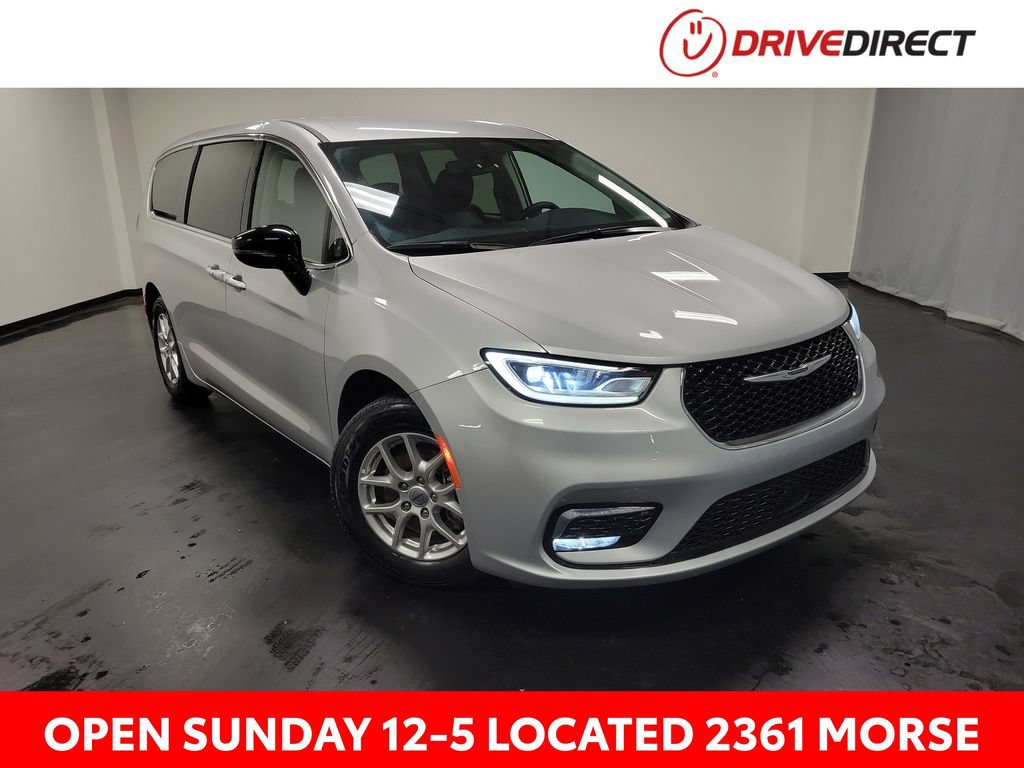 Used 2024 Chrysler Pacifica Touring-L