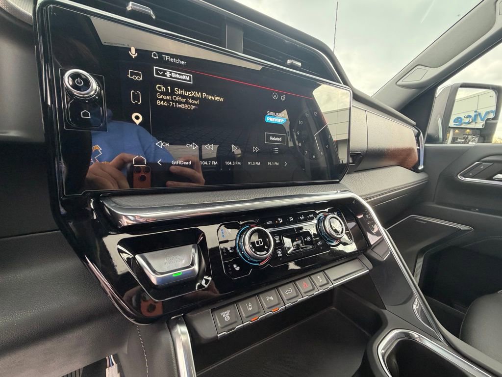 Used 2024 GMC Sierra 3500 Denali w/ Denali Reserve Package AWD/4WD image 25