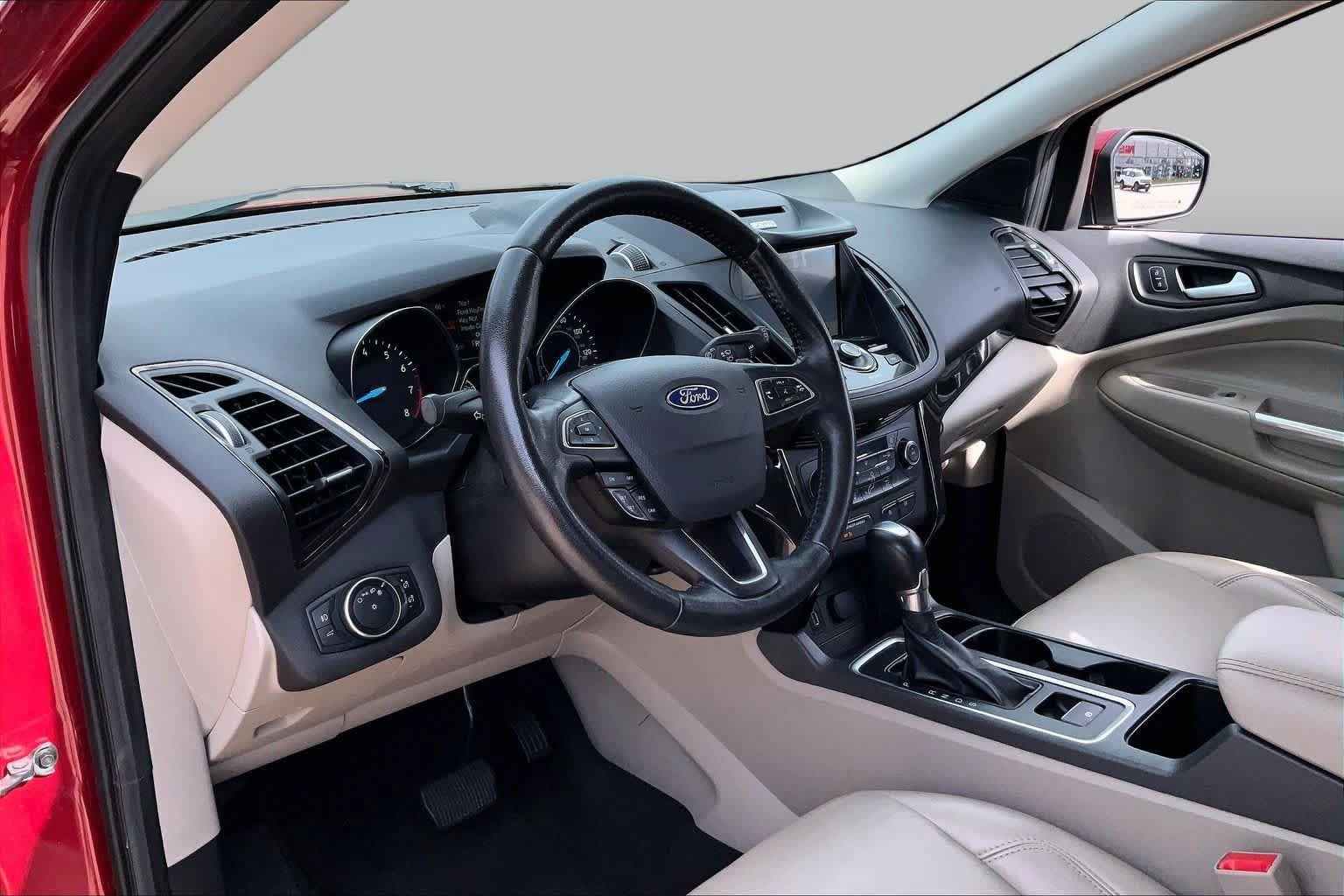 Used 2017 Ford Escape Titanium FWD image 17