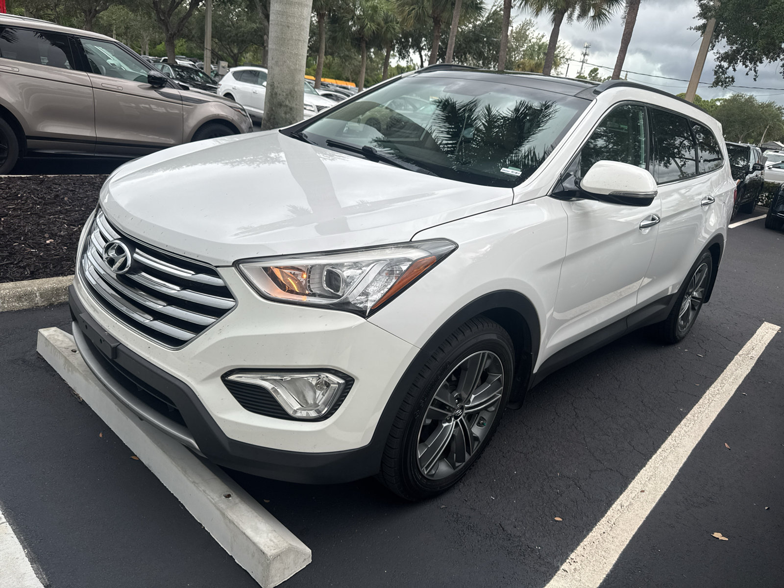 Used 2016 Hyundai Santa Fe Limited w/ Option Group 04 AWD/4WD image 3