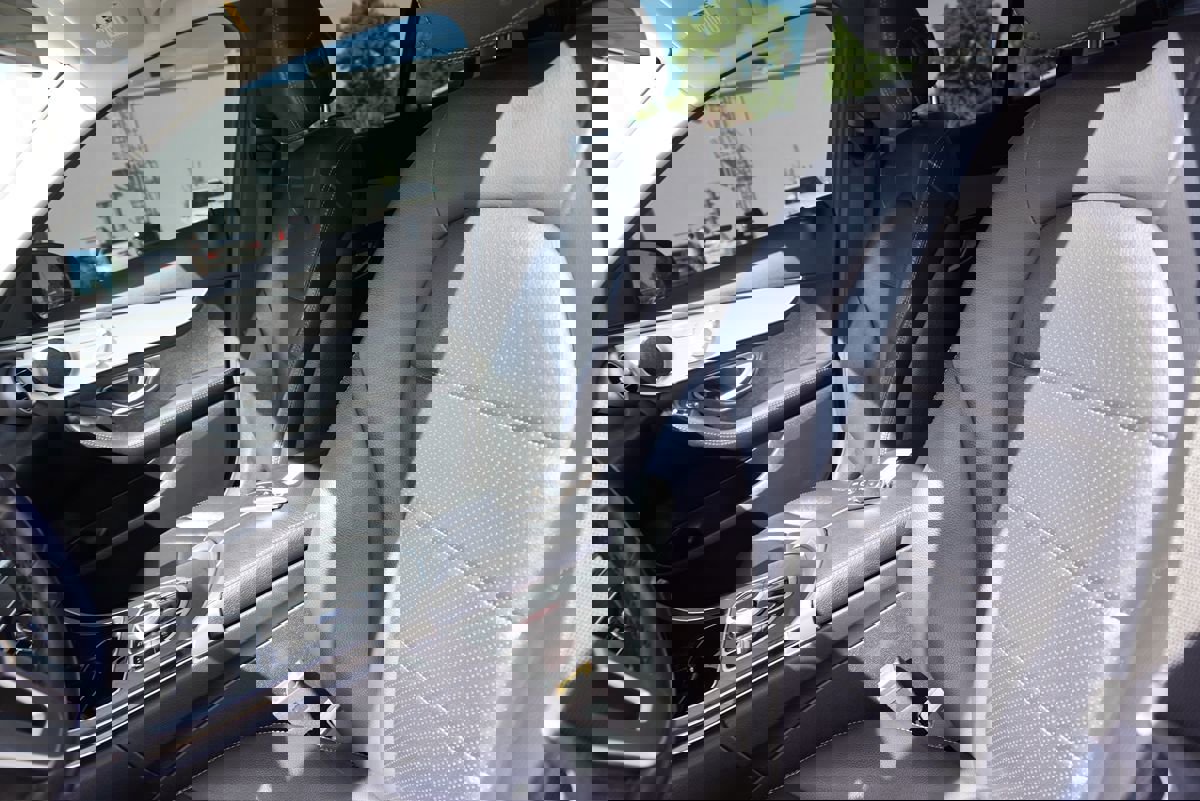 Used 2020 Mercedes-Benz C 300 Sedan image 28