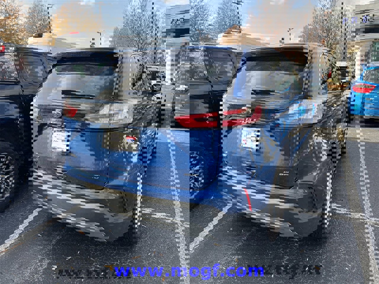 Used 2024 Ford Edge SEL image 3