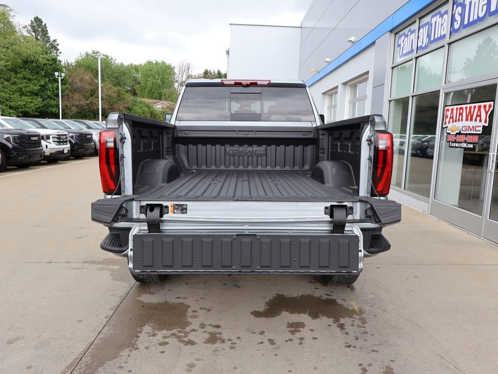 New 2026 GMC Sierra 3500 Denali Ultimate w/ LPO, Black Badging Package AWD/4WD image 36