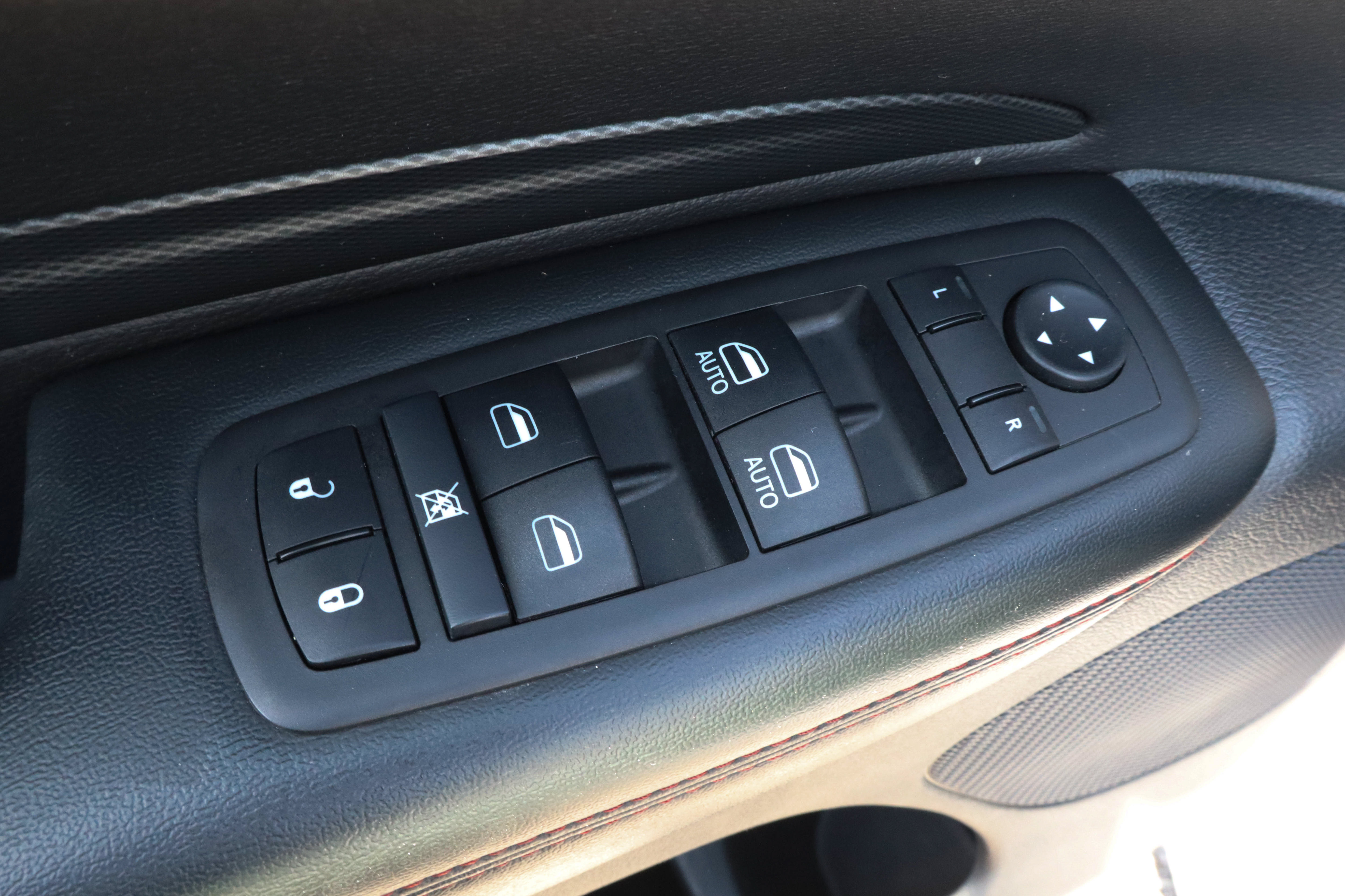 Used 2025 Dodge Durango GT AWD/4WD image 15