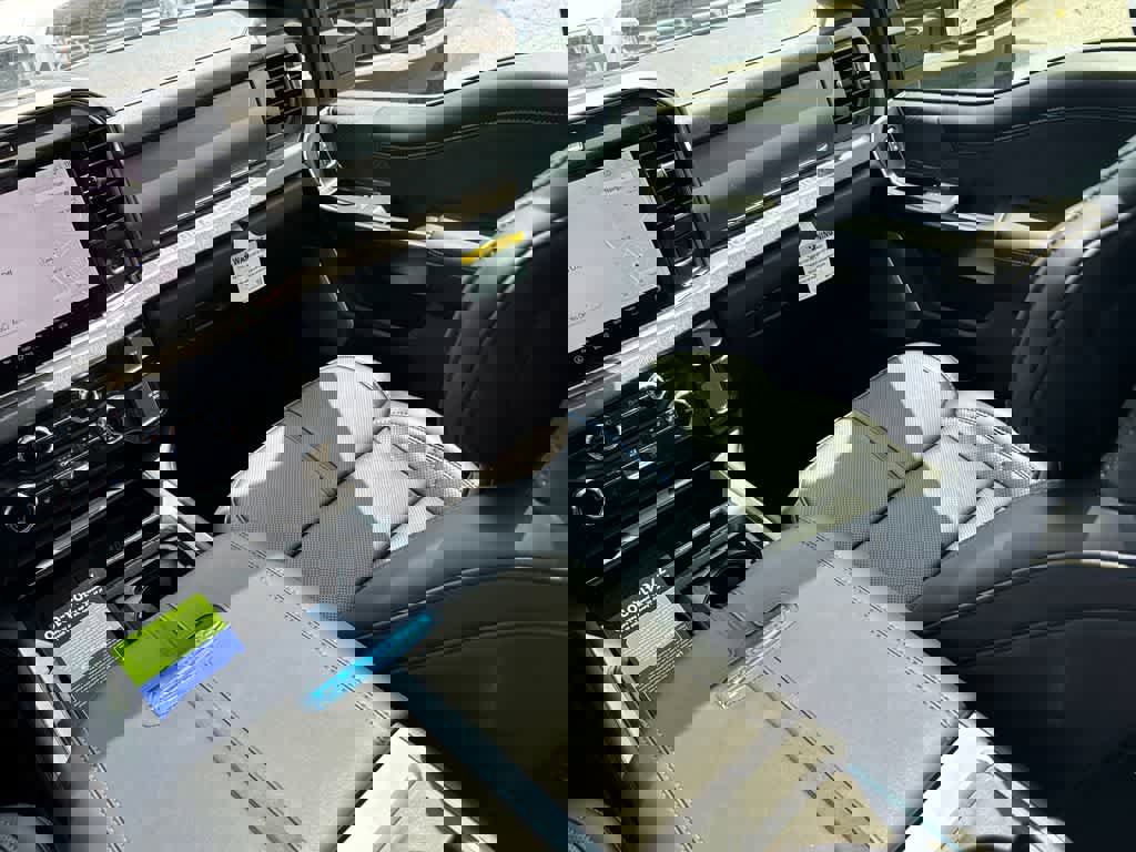 New 2025 Ford F250 Platinum image 18