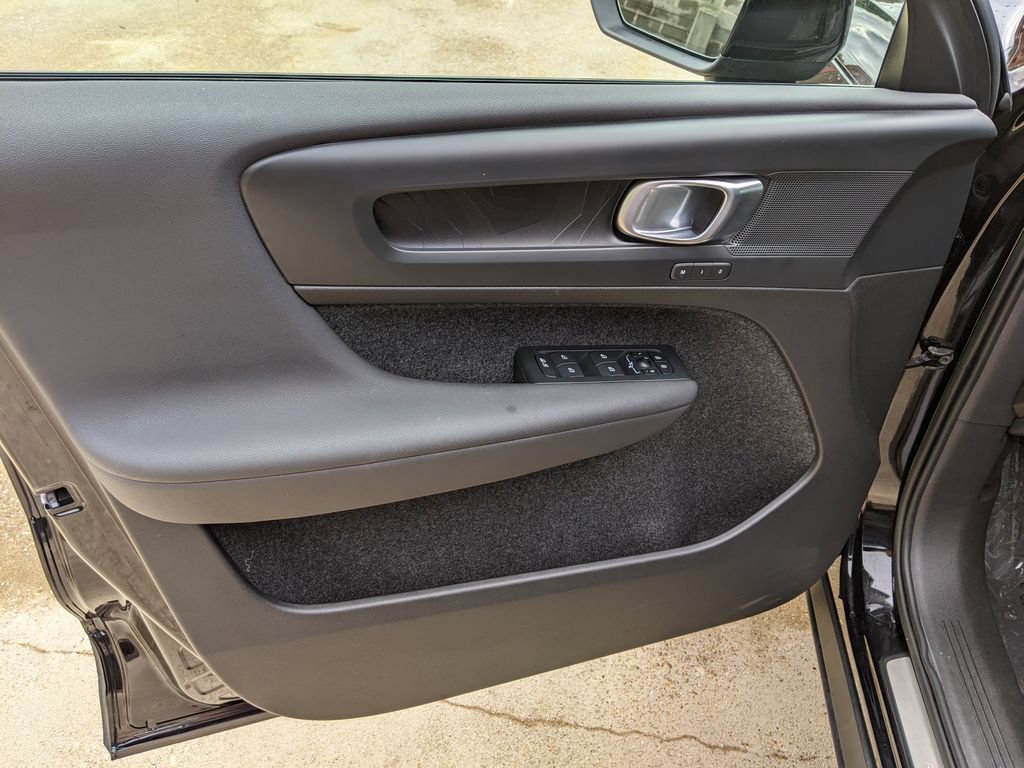 Certified 2023 Volvo XC40 Recharge Plus w/ Protection Package Premier AWD/4WD image 9