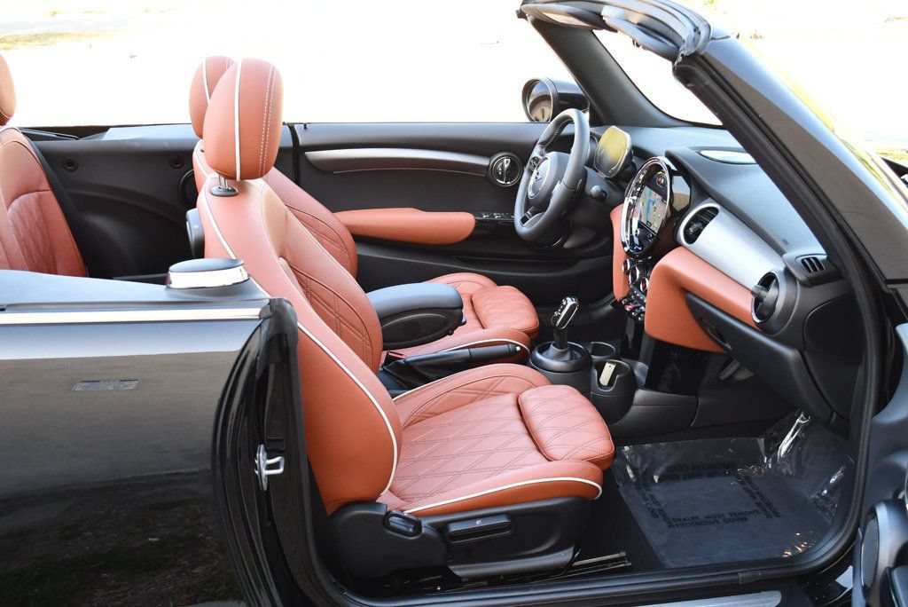 Used 2024 MINI Cooper S w/ Signature Upholstery Package FWD image 58