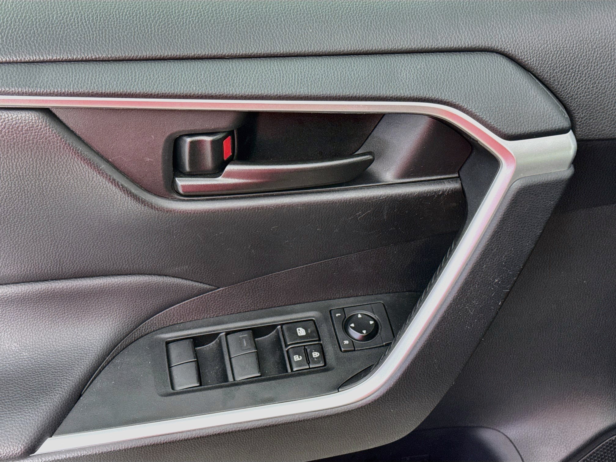 Certified 2024 Toyota RAV4 LE AWD/4WD image 18