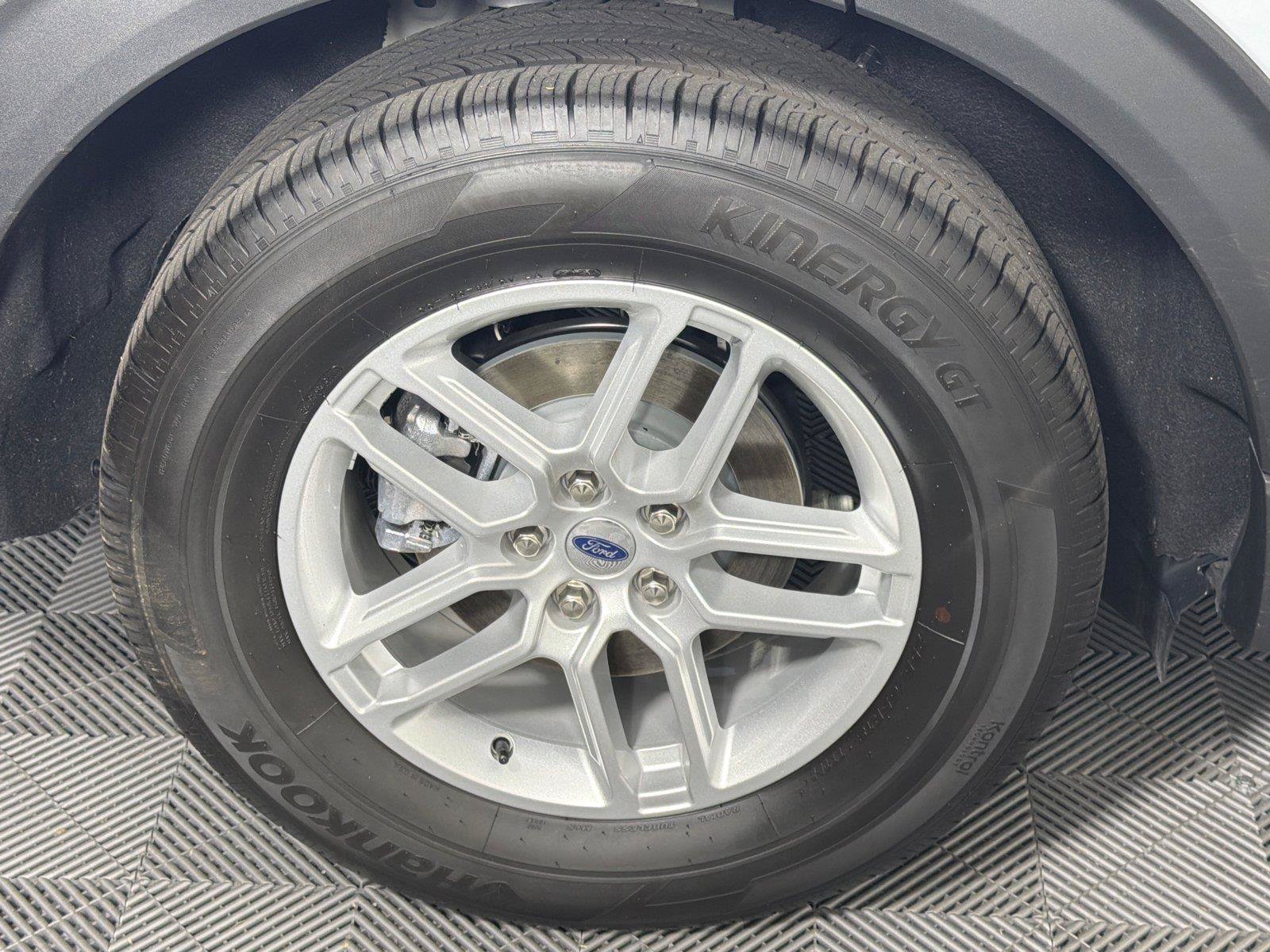 Used 2026 Ford Explorer Active RWD image 17