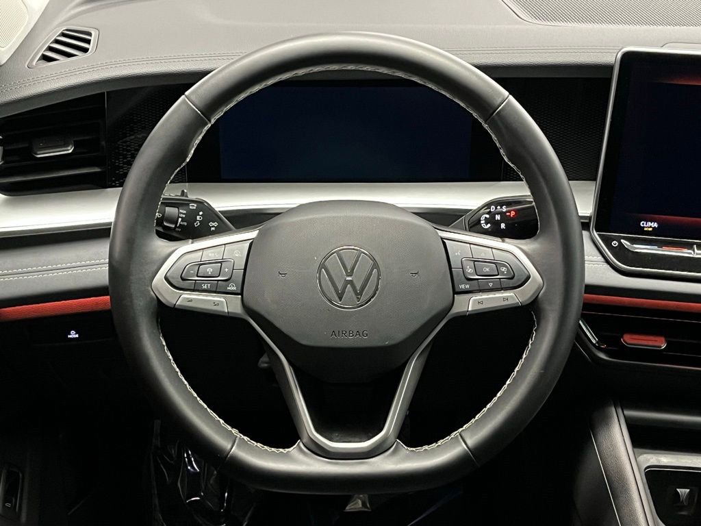 New 2025 Volkswagen Tiguan SE image 9