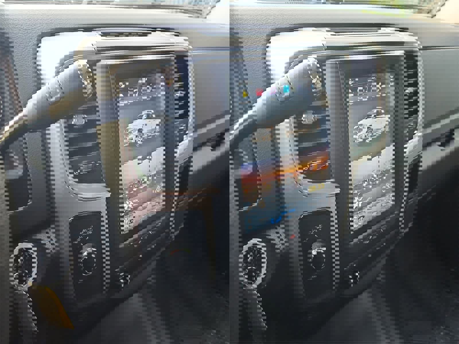 Used 2018 RAM 2500 SLT image 27