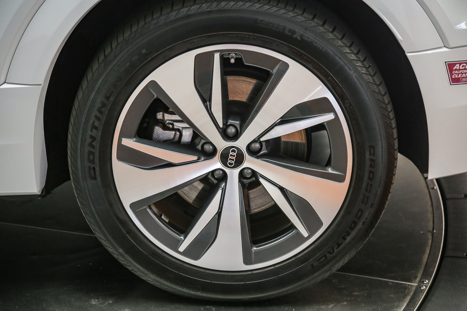 Certified 2024 Audi Q8 e-tron Premium AWD/4WD image 11