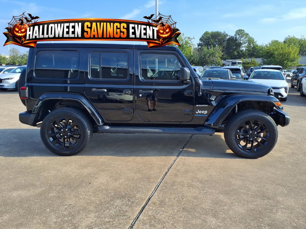 Used 2023 Jeep Wrangler Unlimited Sahara w/ Cold Weather Group AWD/4WD image 6