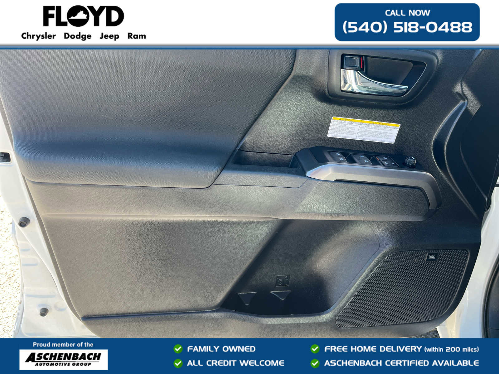 Used 2019 Toyota Tacoma TRD Off-Road AWD/4WD image 12