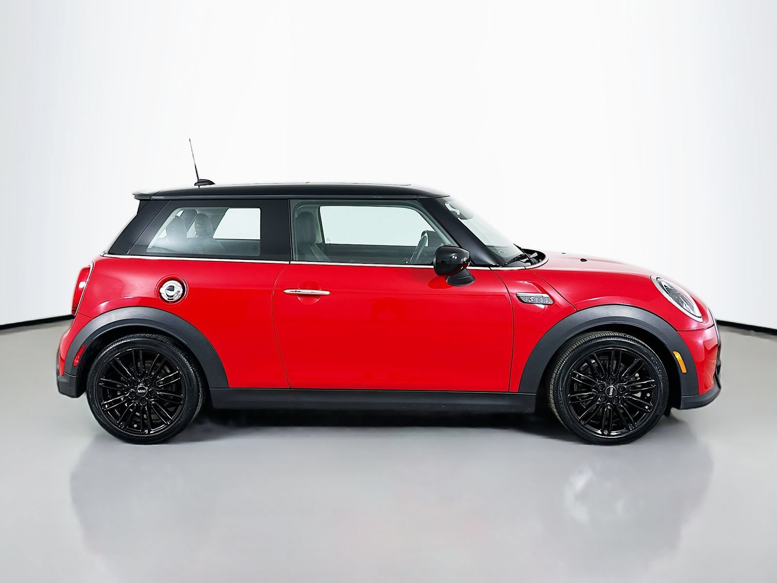 Used 2024 MINI Cooper S FWD image 4
