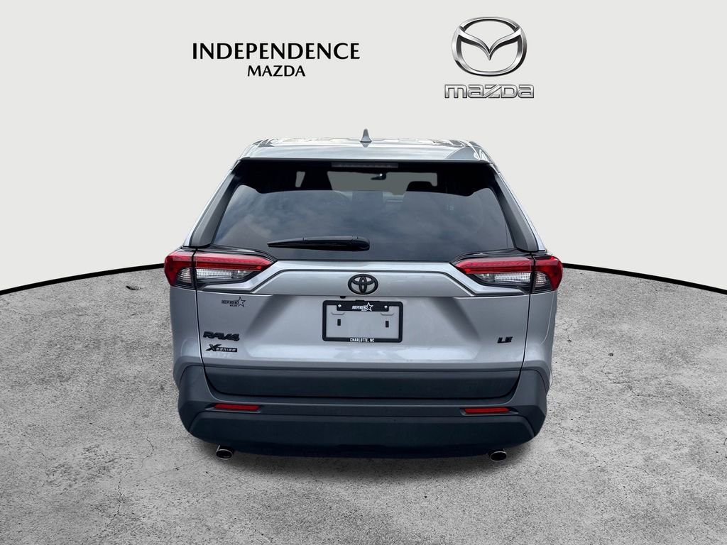 Used 2022 Toyota RAV4 LE image 4