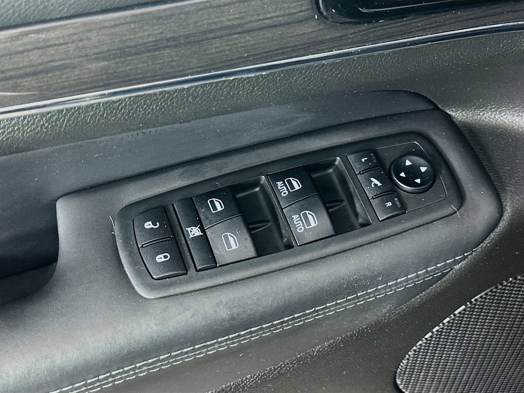 Certified 2019 Jeep Grand Cherokee Overland AWD/4WD image 24