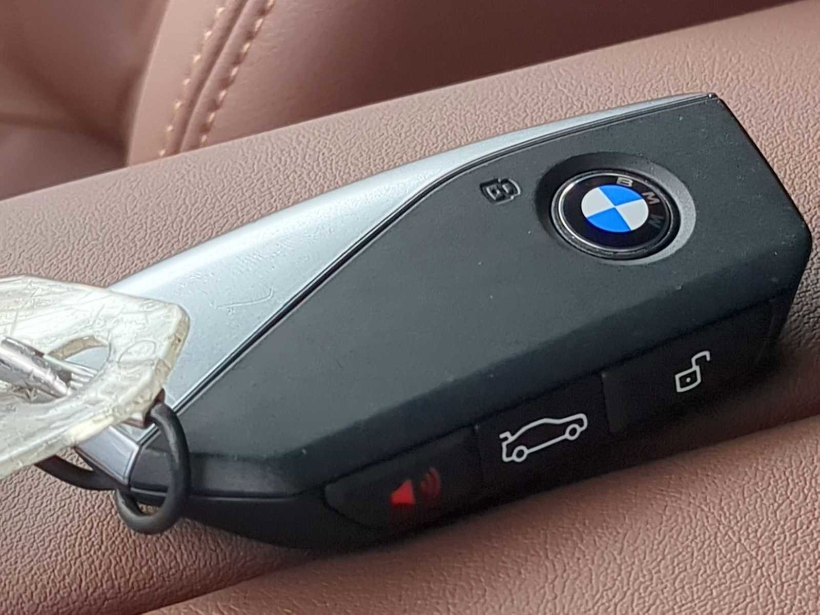 New 2026 BMW X5 xDrive50e w/ Premium Package image 38