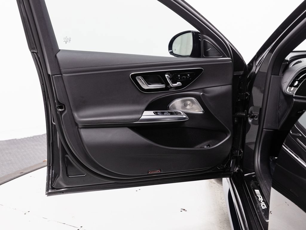 Used 2025 Mercedes-Benz E 53 AMG e 4MATIC Sedan w/ Multicontour Seating Package image 5