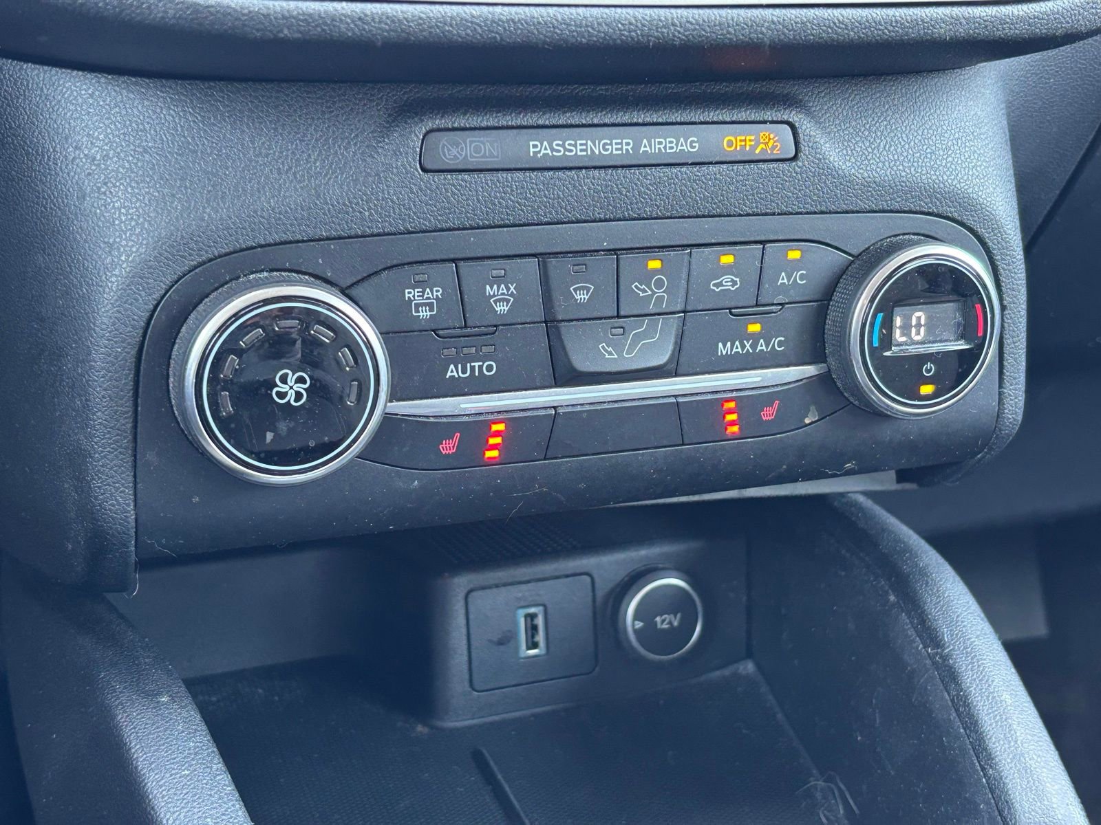 Used 2020 Ford Escape SE image 5