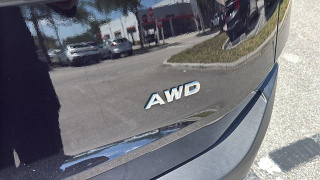Used 2023 Nissan Rogue S AWD/4WD image 7