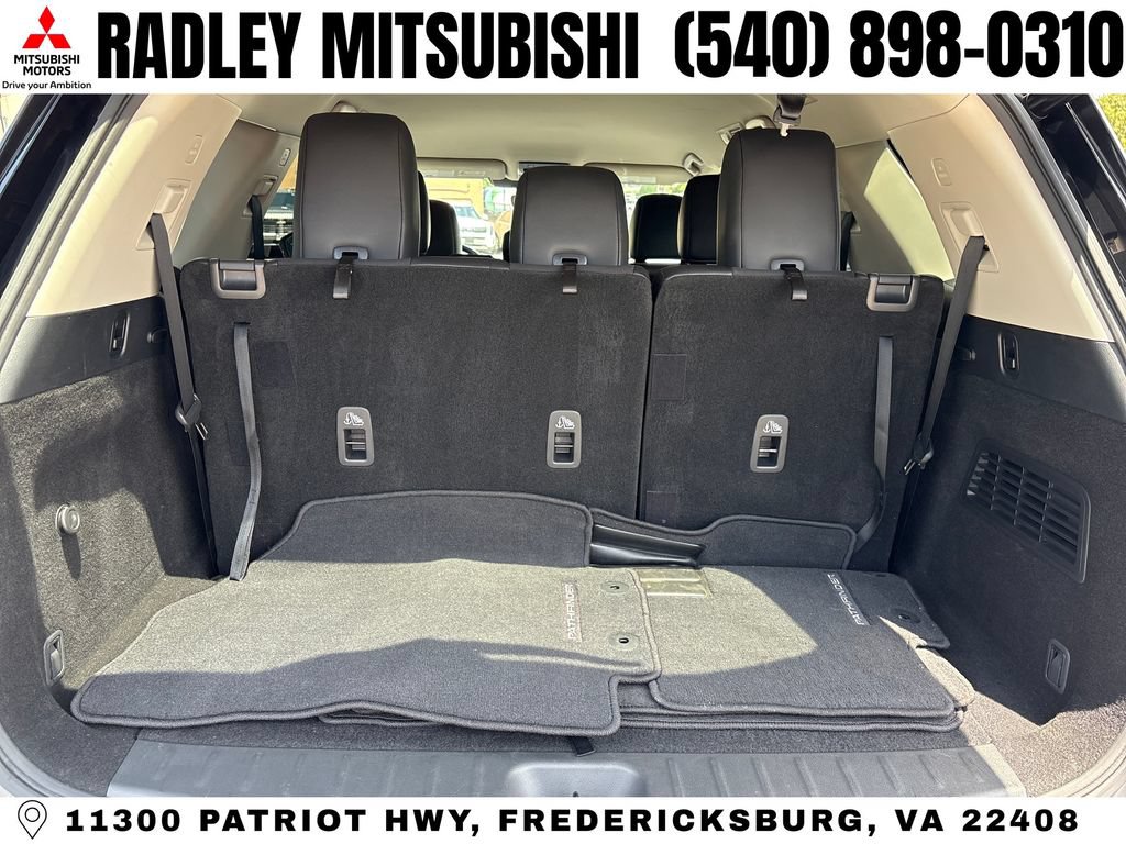 Used 2023 Nissan Pathfinder SL AWD/4WD image 14